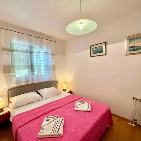 In 44158 Apartment